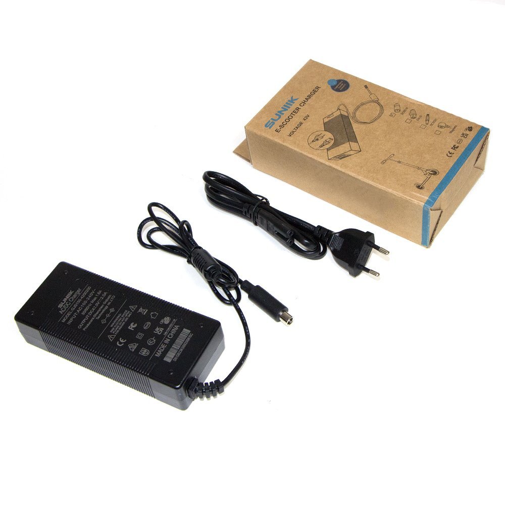 Cargador premium para Xiaomi y Ninebot 42V 2A (conector DC8MM)