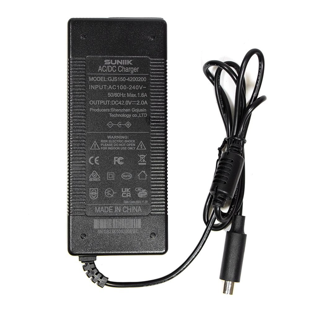 Cargador premium para Xiaomi y Ninebot 42V 2A (conector DC8MM) - Imagen 3